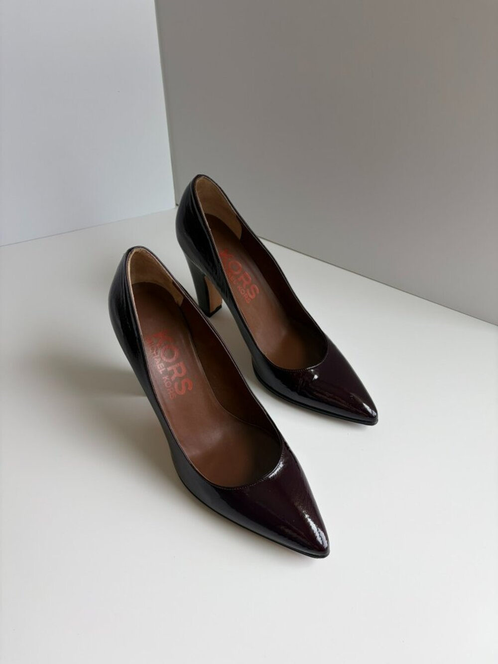 Vintage KORS Michael Kors Burgundy Patent Leather Pumps Made in Italy Sz 7M Box